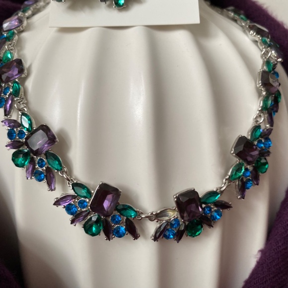 Necklace and earrings set - Picture 4 of 5